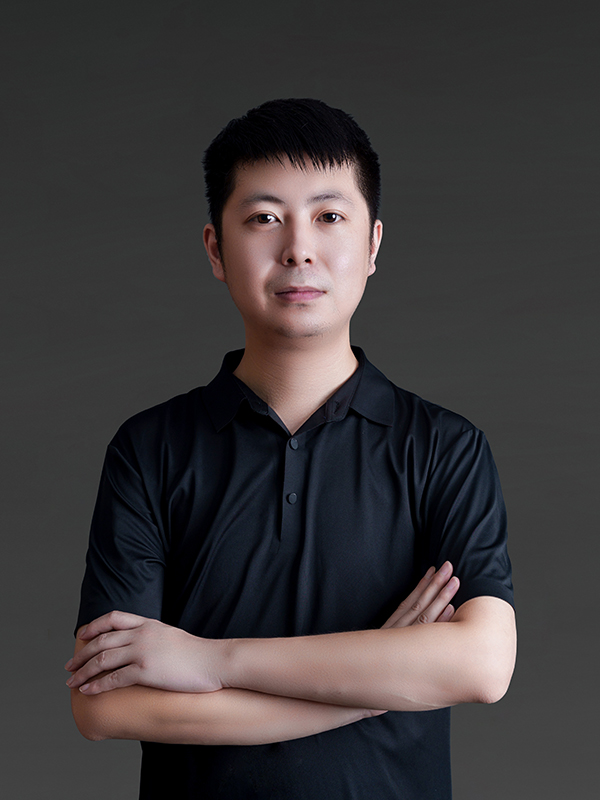 李伟